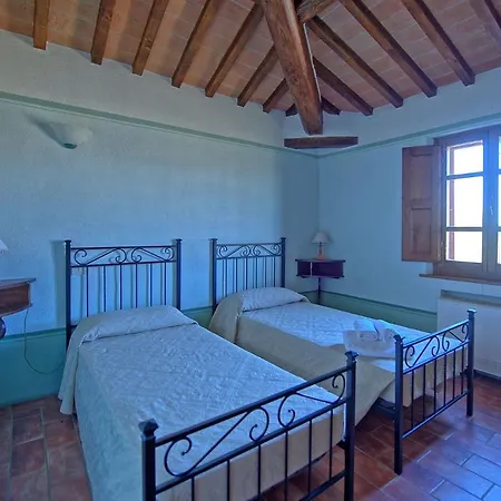 Appartamento Montecchio Sleeps 6 With Pool
